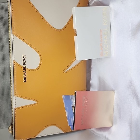 MICHAEL KORS LARGE WRISTLET BEAUTIFUL & 2 MK FRAGRANCES. (NWT) Dust bag - Picture 1 of 10